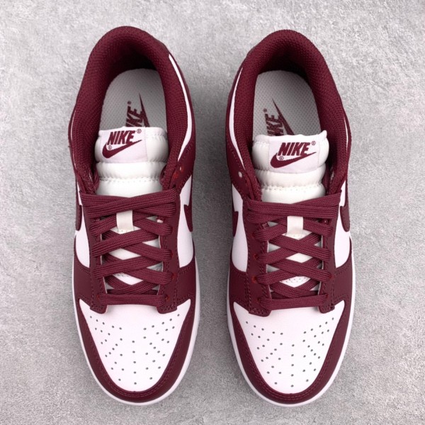 Nike Dunk Low Bordeaux (W)