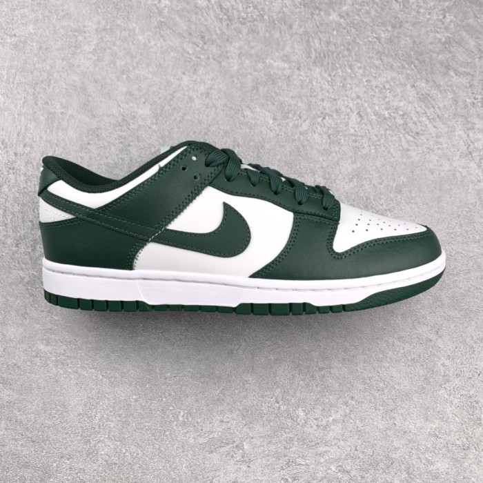 Nike Dunk Low Vintage Green (W)