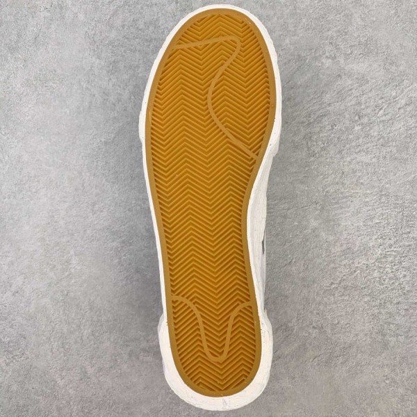 Nike Blazer Mid sacai White Grey