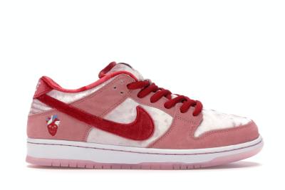 Nike Dunk SB Low StrangeLove Skateboards