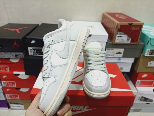 Nike Dunk Low Photon Dust (W)