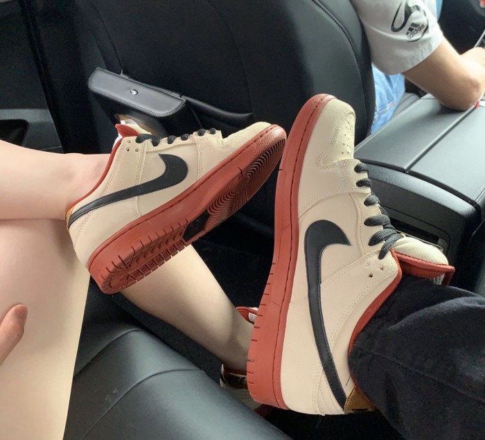 Nike SB Dunk Low Pro Hennessy