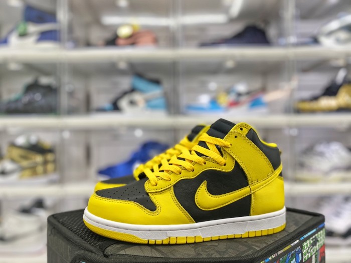 Nike Dunk High Black Varsity Maize