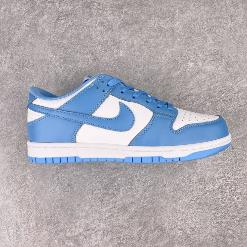 Nike Dunk Low UNC (2021)