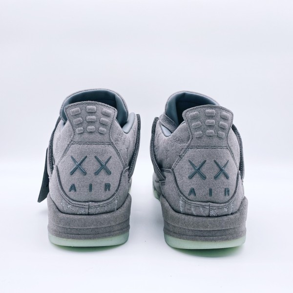 Jordan 4 Retro Kaws