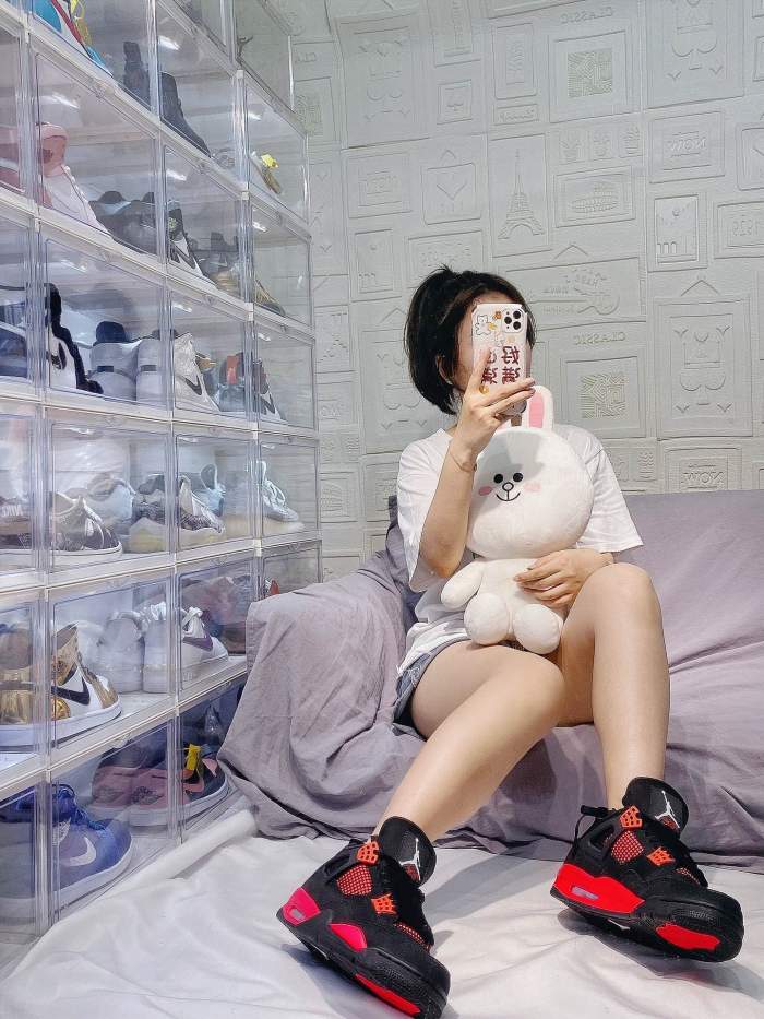 Jordan 4 Retro Red Thunder