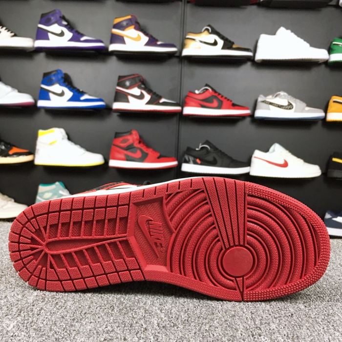 Jordan 1 Retro High Satin Black Toe