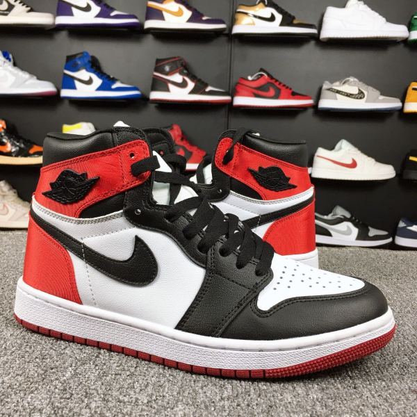 Jordan 1 Retro High Satin Black Toe