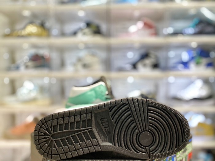 Jordan 1 Mid Tropical Twist Igloo