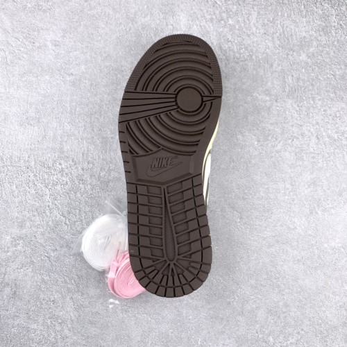 Jordan 1 Retro Low OG SP Travis Scott Reverse Mocha