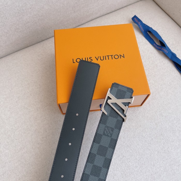 Louis Vuitton Belt 1 (width 4cm)