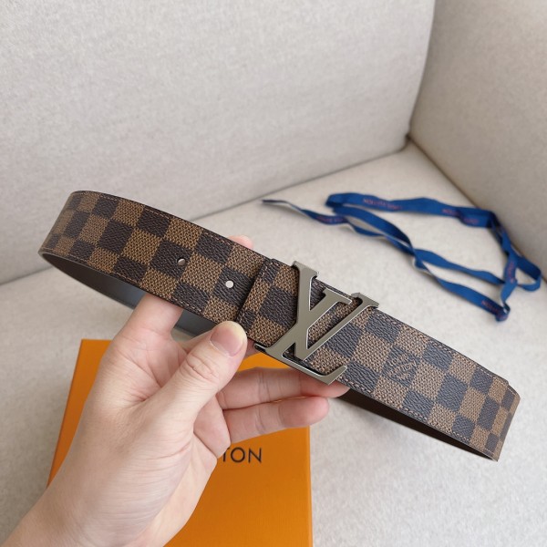 Louis Vuitton Belt 1 (width 4cm)