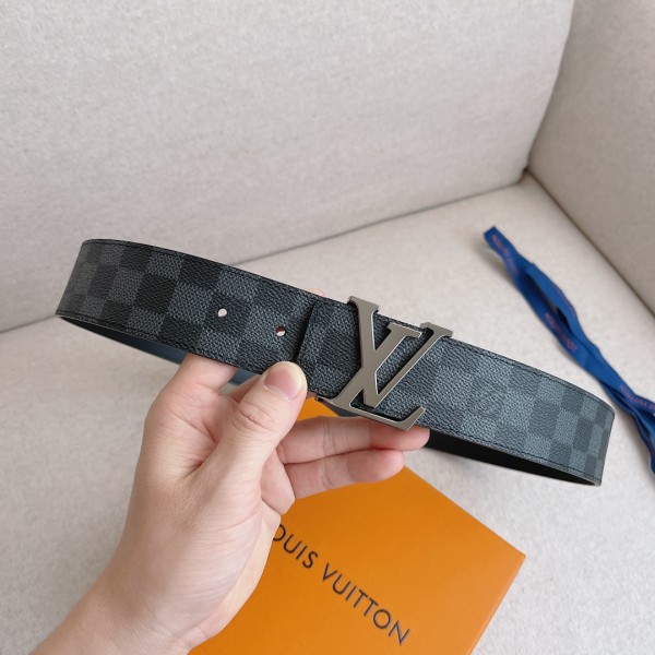 Louis Vuitton Belt 1 (width 4cm)