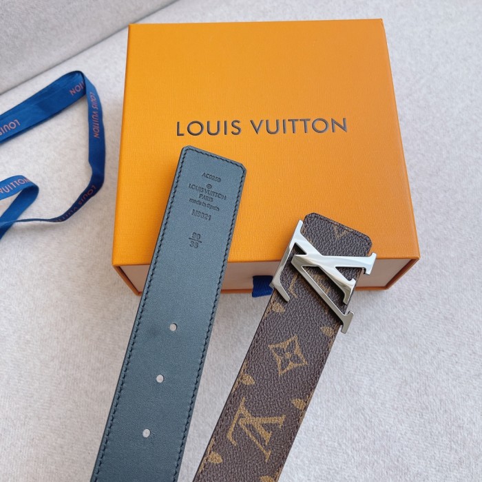 Louis Vuitton Belt 1 (width 4cm)