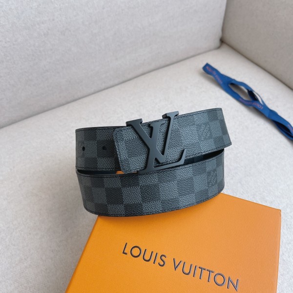 Louis Vuitton Belt 1 (width 4cm)