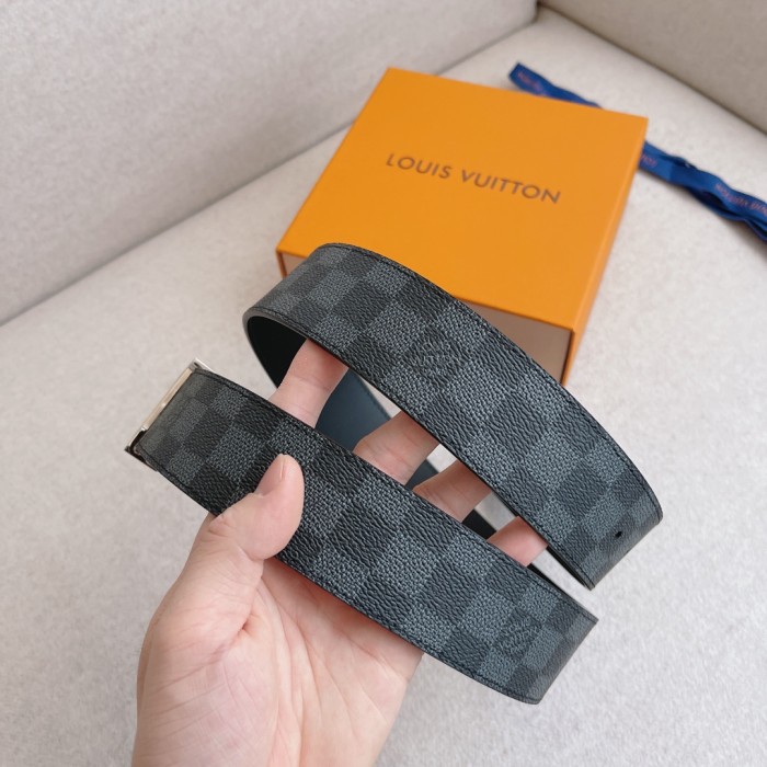 Louis Vuitton Belt 1 (width 4cm)