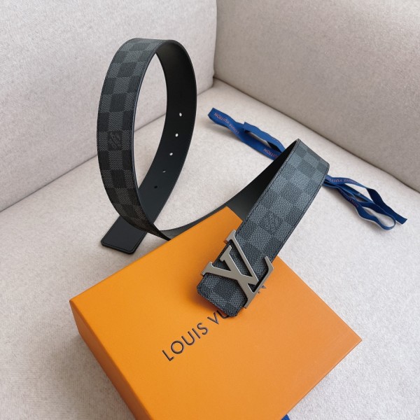 Louis Vuitton Belt 1 (width 4cm)