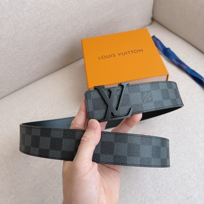 Louis Vuitton Belt 1 (width 4cm)