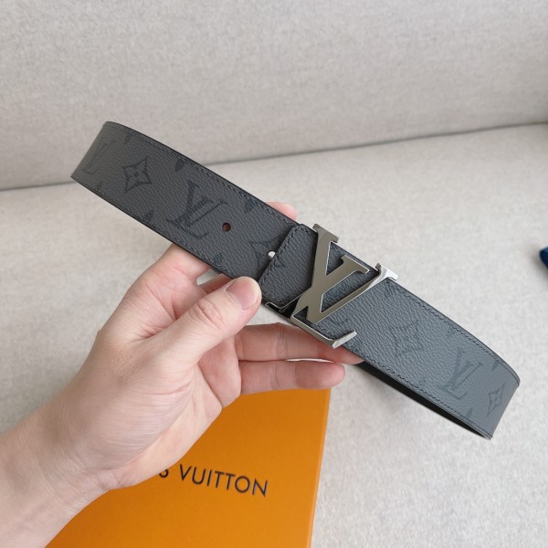 Louis Vuitton Belt 1 (width 4cm)