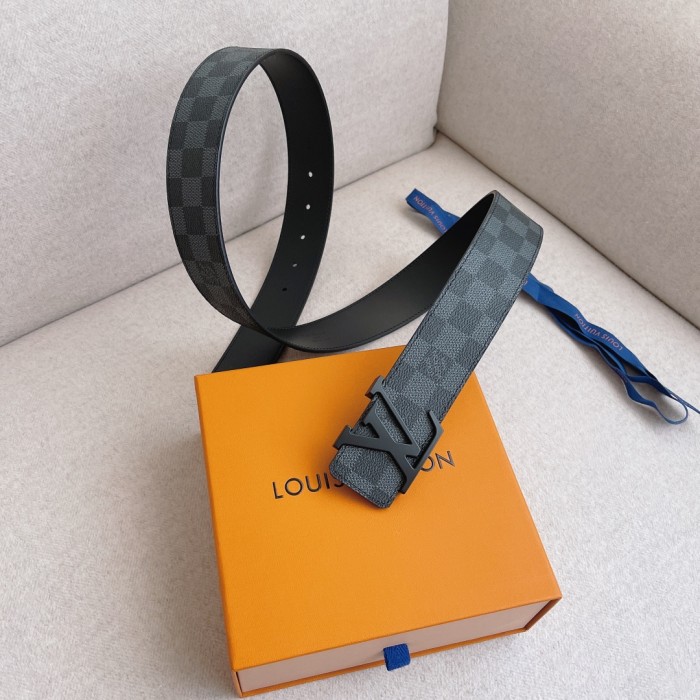 Louis Vuitton Belt 1 (width 4cm)