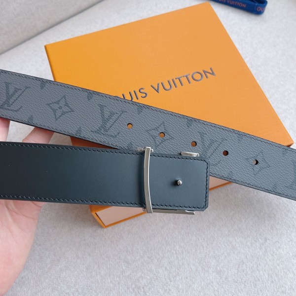 Louis Vuitton Belt 1 (width 4cm)