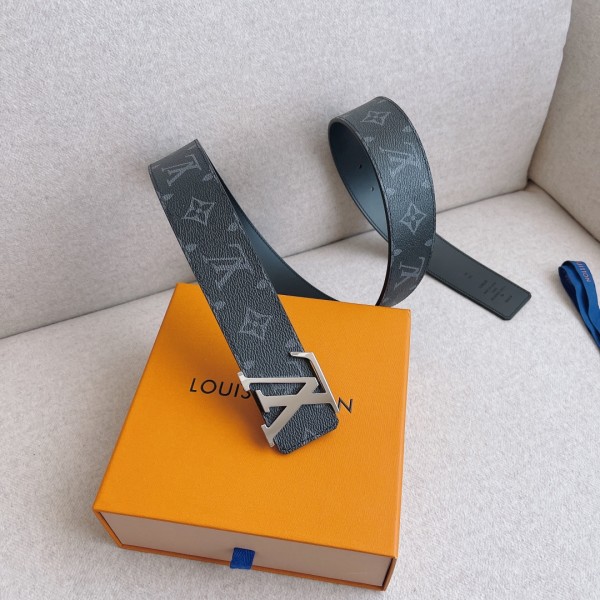 Louis Vuitton Belt 1 (width 4cm)
