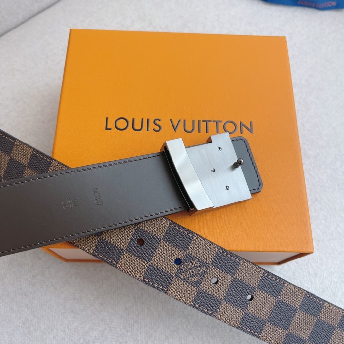 Louis Vuitton Belt 1 (width 4cm)