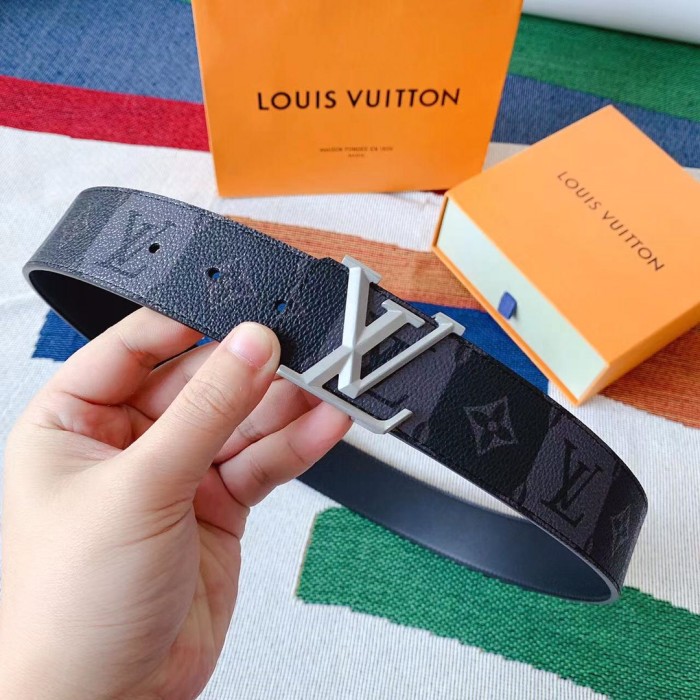 Louis Vuitton Belt 2 (width 4cm)