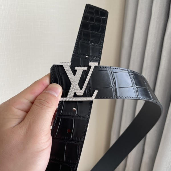 Louis Vuitton Belt 6 (width 4cm)