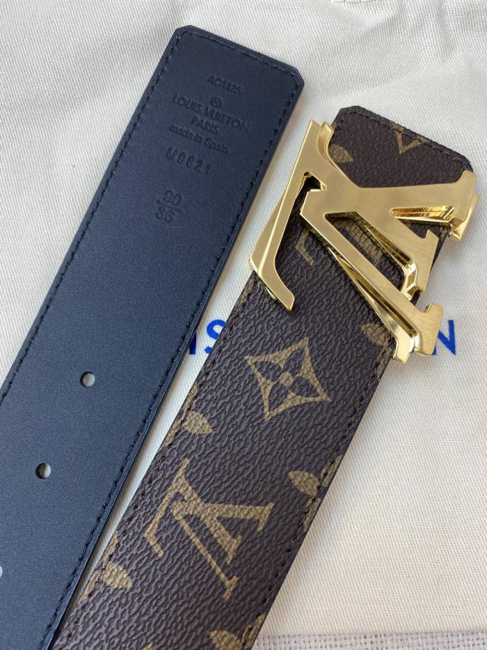 Louis Vuitton Belt 5 (width 4cm)