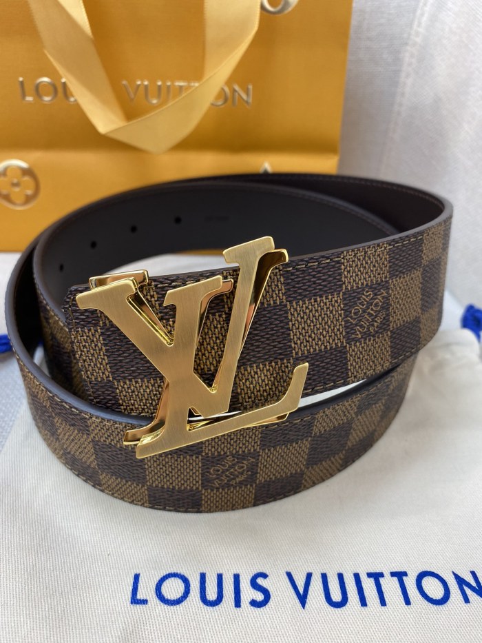 Louis Vuitton Belt 5 (width 4cm)