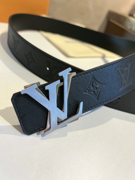 Louis Vuitton Belt 4 (width 4cm)