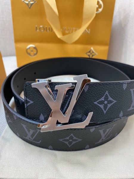 Louis Vuitton Belt 5 (width 4cm)