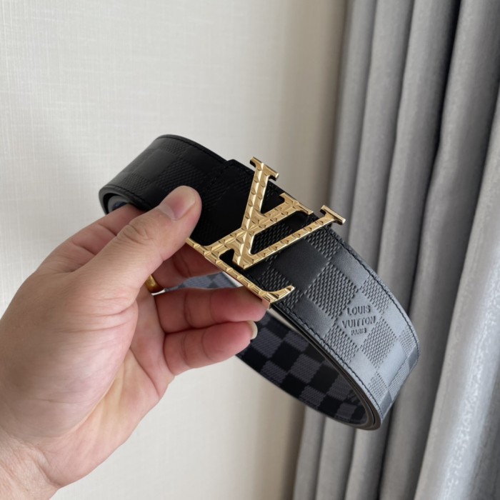 Louis Vuitton Belt 6 (width 4cm)