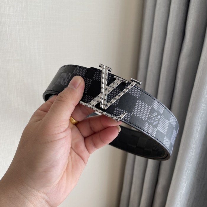 Louis Vuitton Belt 6 (width 4cm)