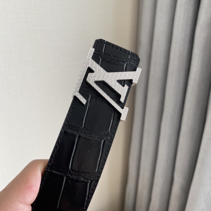 Louis Vuitton Belt 6 (width 4cm)