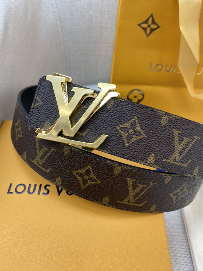 Louis Vuitton Belt 5 (width 4cm)