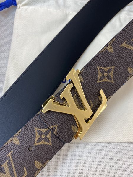 Louis Vuitton Belt 5 (width 4cm)