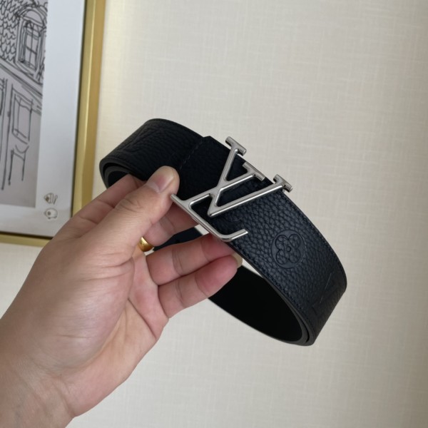 Louis Vuitton Belt 6 (width 4cm)