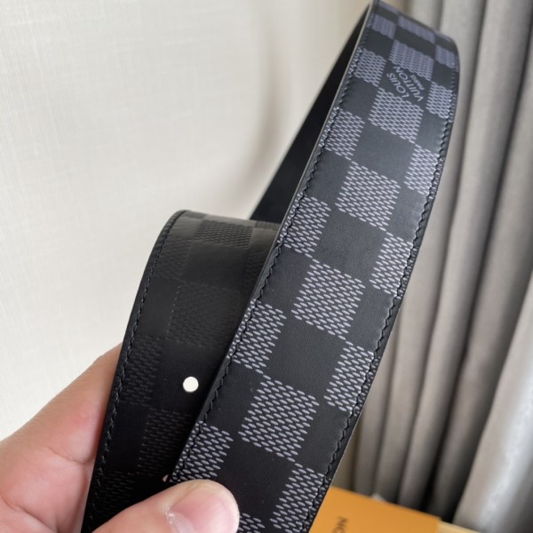Louis Vuitton Belt 6 (width 4cm)