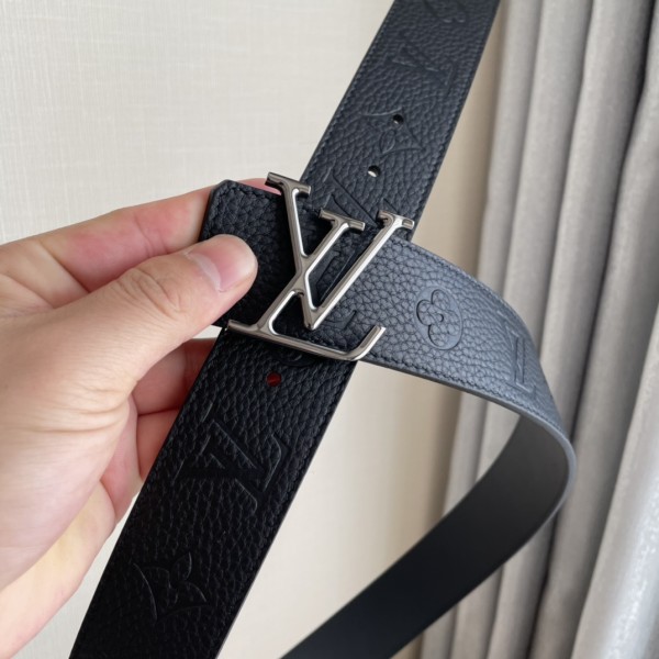 Louis Vuitton Belt 6 (width 4cm)