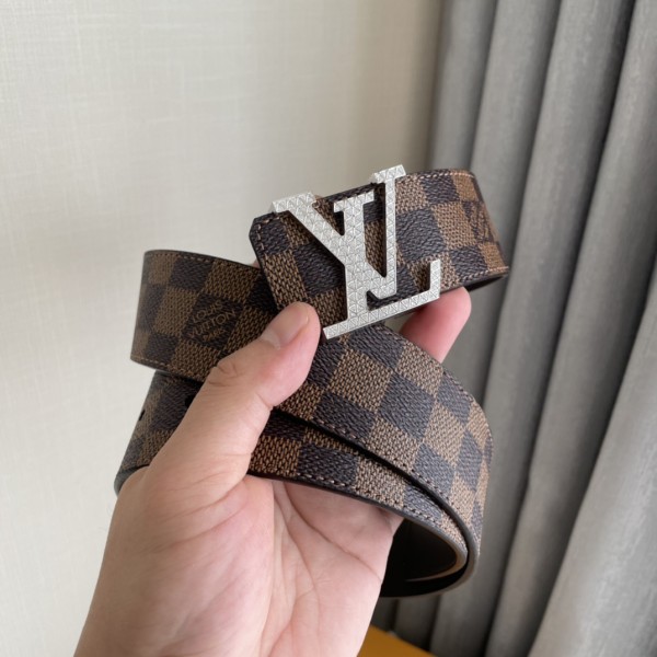 Louis Vuitton Belt 6 (width 4cm)