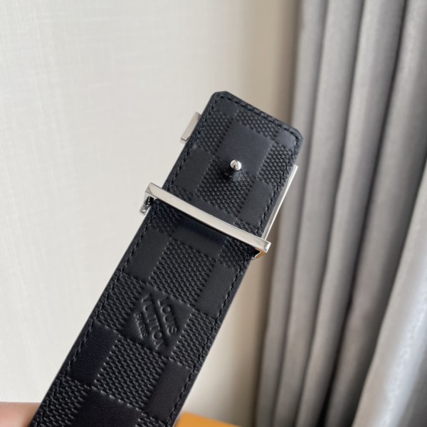 Louis Vuitton Belt 6 (width 4cm)