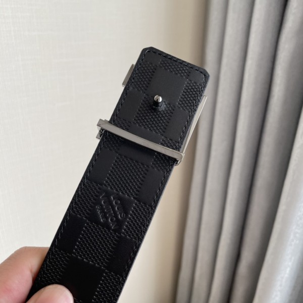 Louis Vuitton Belt 6 (width 4cm)