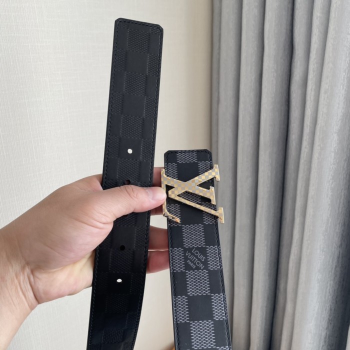 Louis Vuitton Belt 9 (width 4cm)