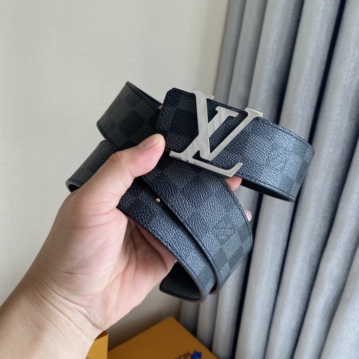 Louis Vuitton Belt 13 (width 4cm)
