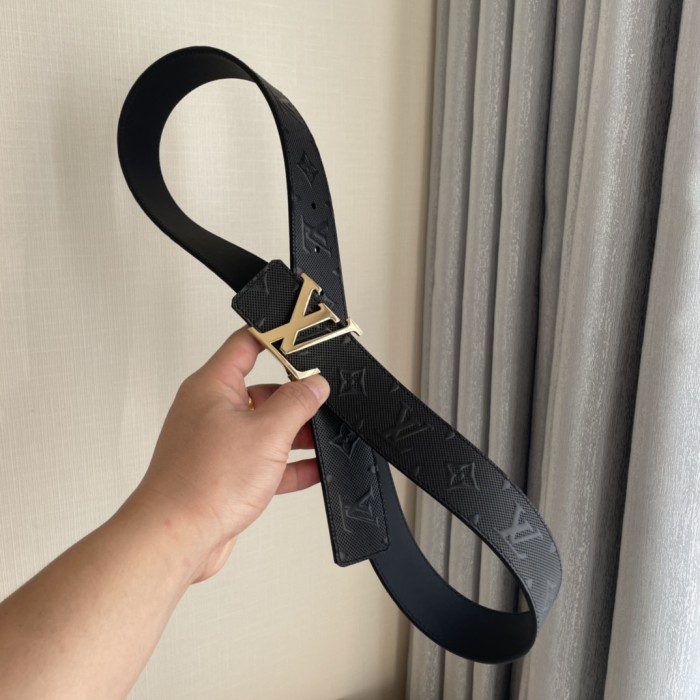 Louis Vuitton Belt 9 (width 4cm)