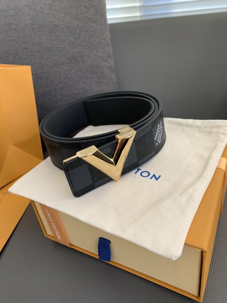 Louis Vuitton Belt 10 (width 4cm)