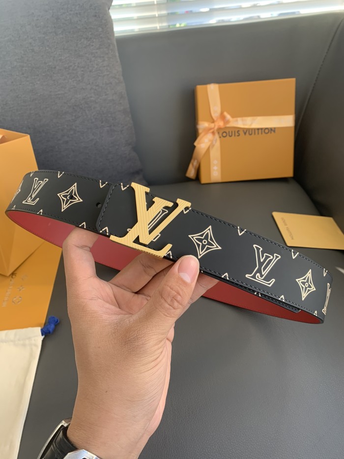 Louis Vuitton Belt 10 (width 4cm)