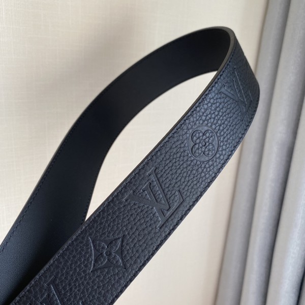 Louis Vuitton Belt 12 (width 4cm)